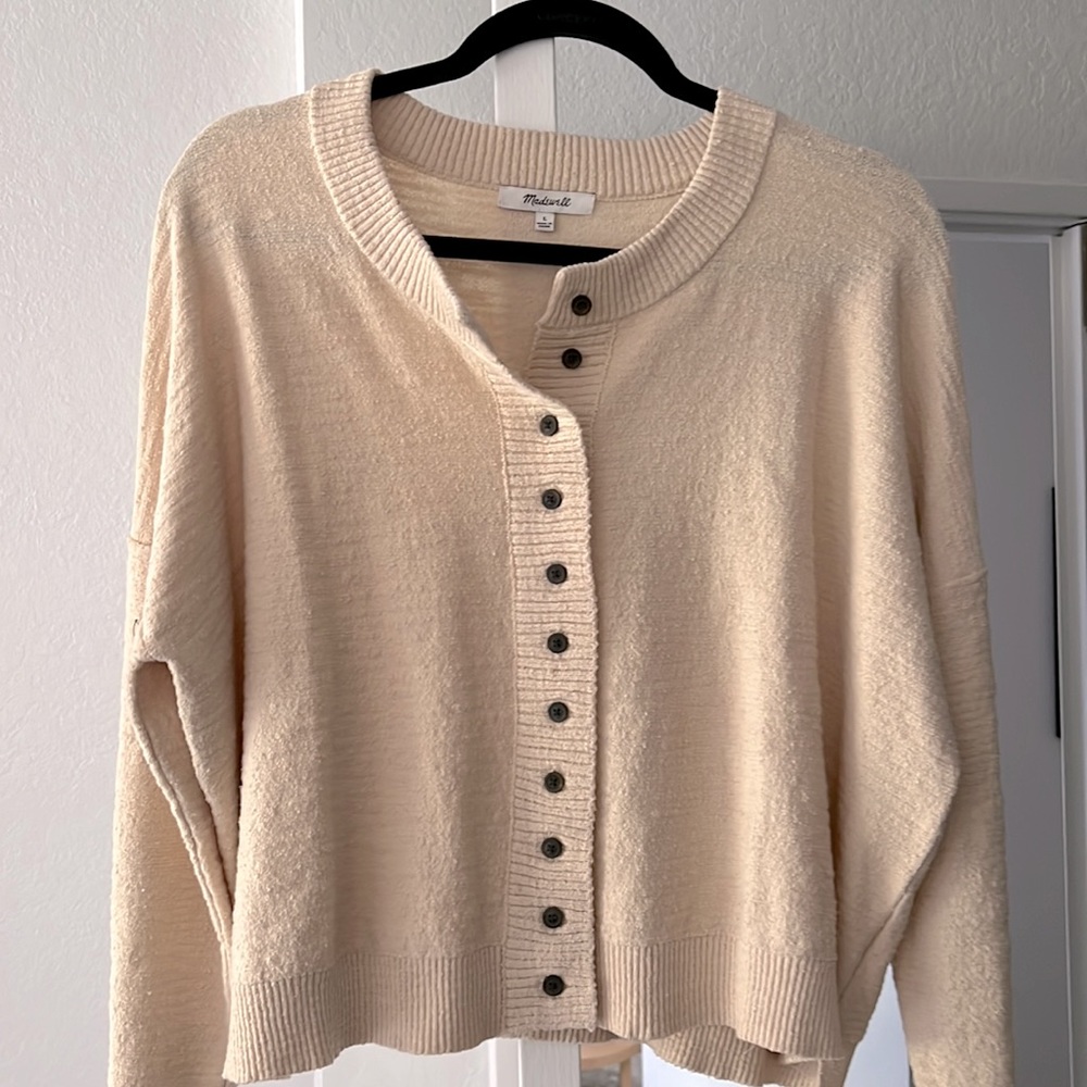 Cute and comfy cream/beige cardigan from Madewell oversized fit